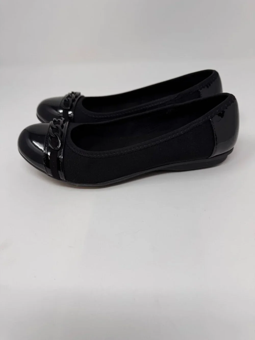 XAPPEAL KIDS BLACK AND PATENT DRESS SHOES SIZE 6